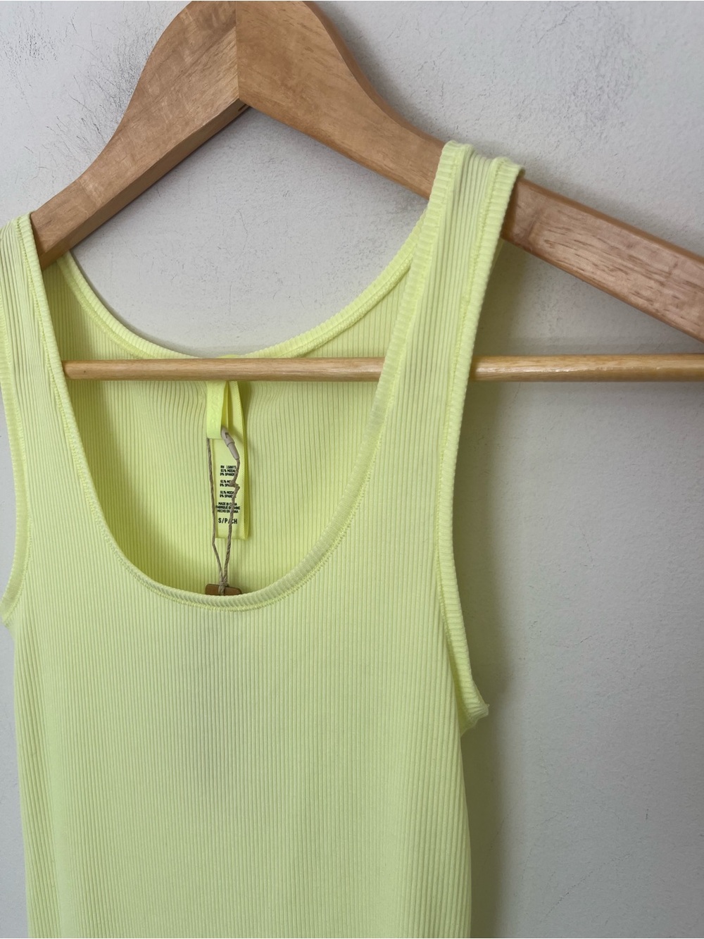 SKIMS Soft Lounge Tank Lemonade S NWT Star Trek Starfleet Academy Wardrobe - Picture 3 of 8